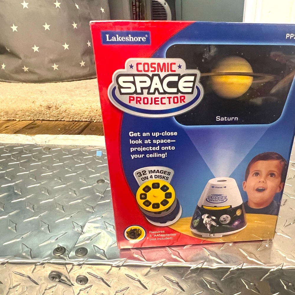 Lakeshore space projector New In Box